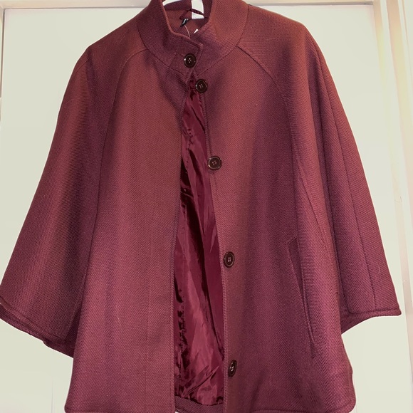 Burgundy Cape - Picture 1 of 2
